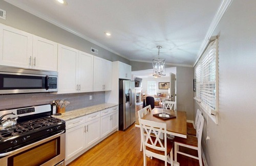 Lexington House | Keeneland/Airport/Downtown Tulsa Time!