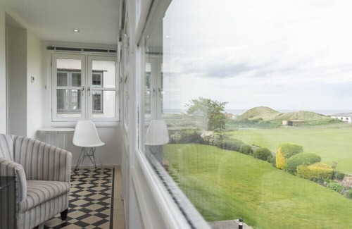 Bamburgh House | KEEPER'S VIEW, family friendly, country holiday cottage in Bamburgh