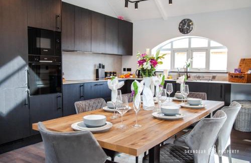 Poole Apartment | Keepers Cottage by Grandeur Property