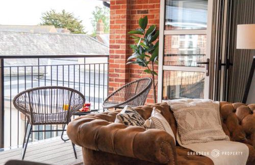 Poole Apartment | Keepers Cottage by Grandeur Property