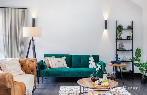 Poole Apartment | Keepers Cottage by Grandeur Property