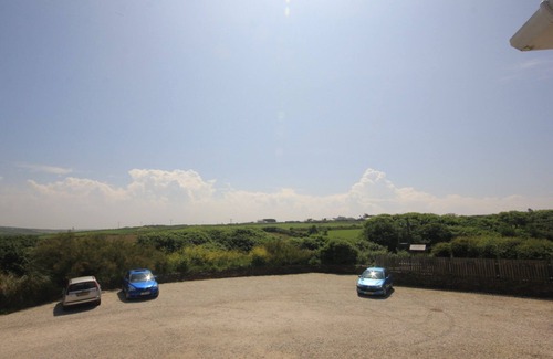 Harlyn Cottage | Kegyn - Harlyn Bay Cornwall, sleeps 5 guests & accepts pets