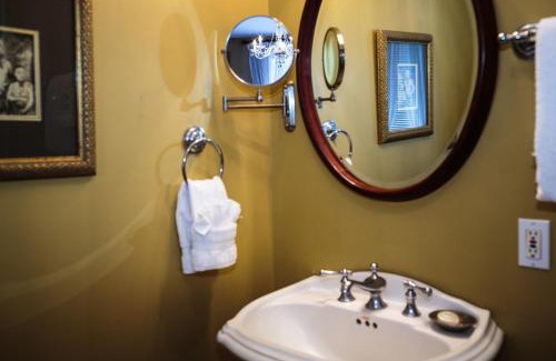 Historic District - North Bed & Breakfast | Kehoe House, Historic Inns of Savannah Collection