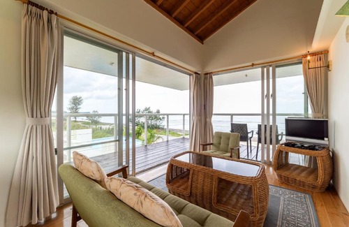 Unten House | Keiki BeachHouse & Cafe
