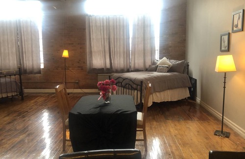 Detroit Apartment | Keisha Cozy Loft
