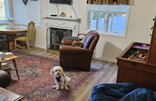 Dahlonega House | Keith Retreat Terrace: Mountain views, wineries -for singles and couples