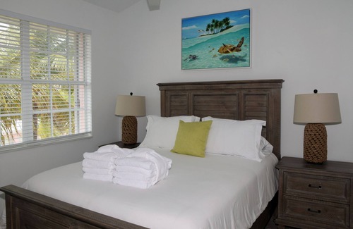 Treasure Cay Resort | Kellie’s Cool Condo - Sleeps 8 guests on the Beach