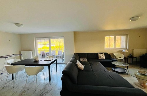 Petit-Couronne Apartment | Kelly