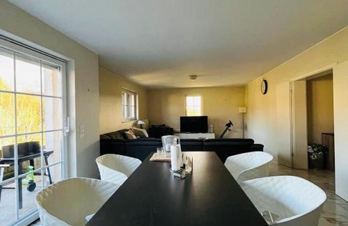 Petit-Couronne Apartment | Kelly