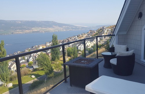 Central Okanagan House | Kelowna BC Vacation Home—Amazing Lake Views—2 Bed & Bath, Beach, Pool, Lake Fun