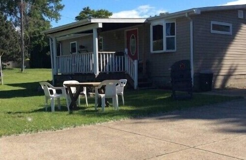 Erie Cottage | Kelso Woods with private beach access!n