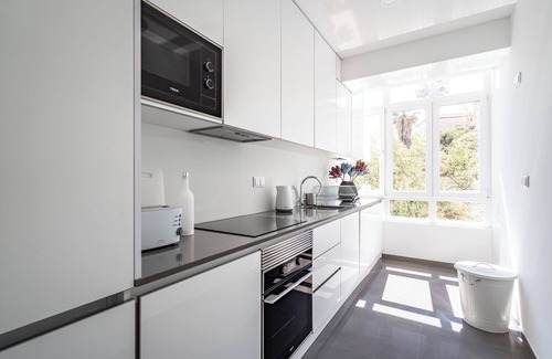 Sao Domingos de Benfica House | Keluak Apartment, Wifi, Balcony !new!