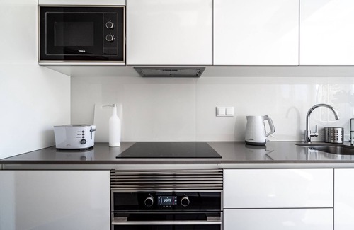 Sao Domingos de Benfica House | Keluak Apartment, Wifi, Balcony !new!