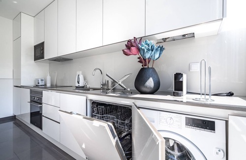 Sao Domingos de Benfica House | Keluak Apartment, Wifi, Balcony !new!