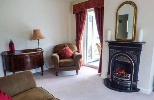 Shrewsbury Cottage | KEMPS EYE COTTAGE, with a garden in Shrewsbury