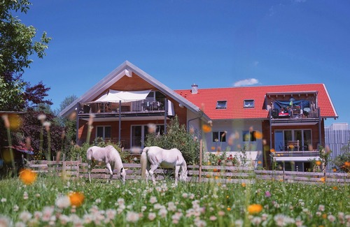 Kempten Apartment | Kempten Centrally located in the countryside: high-quality group accommodation with large terrace