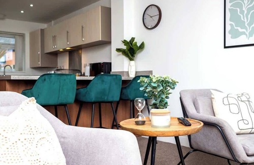 Stoke-on-Trent House | Kempthorne House Summ