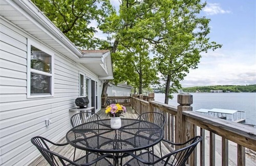 Lake Ozark House | Ken's Kabin a nostalgic Lake of the Ozarks cabin with a fantastic view!