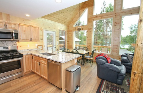 Soldotna Cabin | Kenai Riverfront Cabin, Private Fishing Platforms & Processing Room