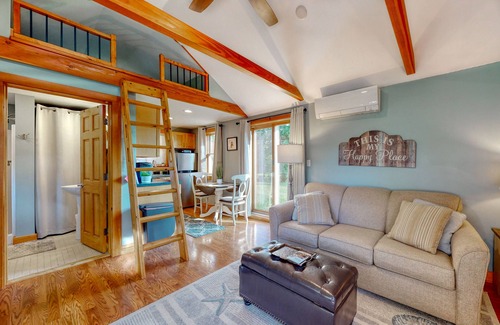 Kennebunk Cottage | Kennebunk coastal cottage, close to great beaches!