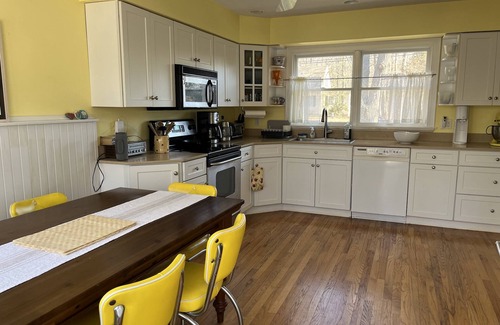 Southold House | Kenney's Beach House, Short Walk to Best Swimming and Sunset Sound Beach