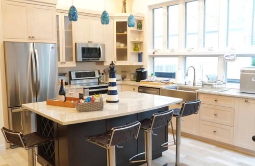 Southold House | Kenneys Beach retreat by the Wineries