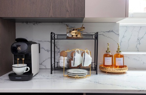 Queen's Gate Apartment | Kensington Palace Luxury Apartment | Cinema Room, AC, Seconds from Hyde Park