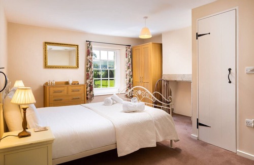Lorton Cottage | KENT COTTAGE, family friendly, with open fire in Cockermouth