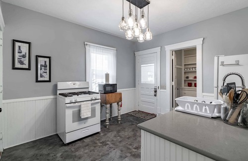 Kent House | Kent Family Home | Walk to Downtown + Pet Friendly