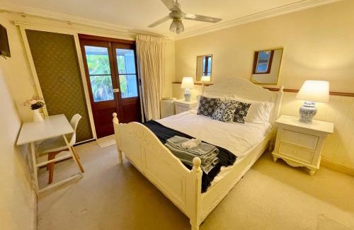 New Farm House | Kent Street Retreat