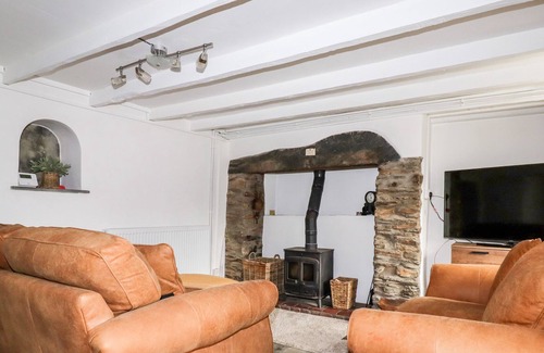 Jacobstow Cottage | KENTS COTTAGE, pet friendly, with open fire in Wainhouse Corner