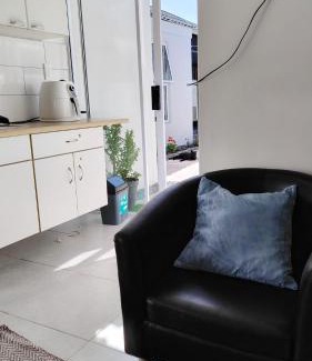 Lansdowne Apartment | Kenwyn Garden Cottage