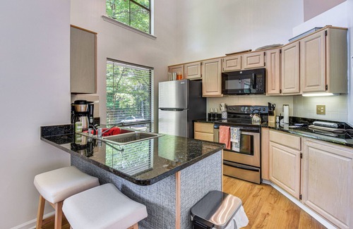 Salem House | Keowee Key Condo w/Lake Access & Community Pools!