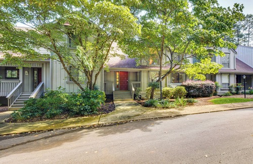 Salem House | Keowee Key Condo w/Lake Access & Community Pools!
