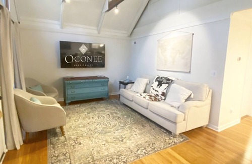 Salem Condo | Keowee Key's Stylish Charm