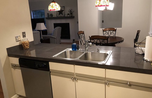 Salem House | Keowee Key Townhome - Pet Friendly, View of Golf Course plus Amenities