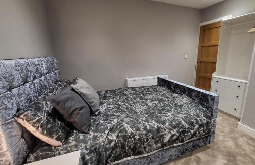 Harehills Apartment | Kepler Residence Modern 4 Bedroom Property 1 mile from Leeds Centre