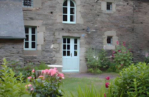 Mauron Bed & Breakfast | Ker Cado – Guest Rooms Between Brocéliande and the Breton Coast