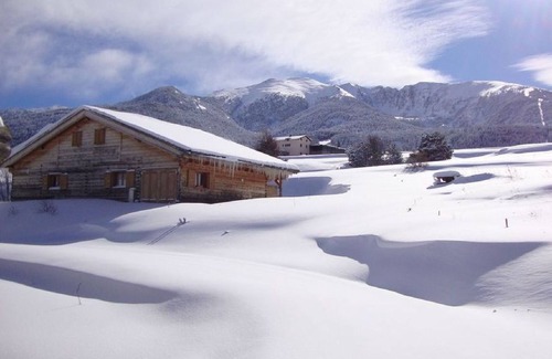 Saint-Pierre-dels-Forcats Ski Chalet | Ker Carlit, Atout France-Chalet-Mountain view-Family-Mobility bath