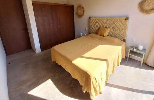 San Pedro Mixtepec House | Kerchila: modern house with private pool and garden