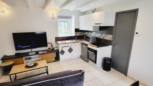 Ploudalmezeau House | KerElo Le Ptit St Roch, maisonnette cosy, mer 5km, Ploudalmezeau