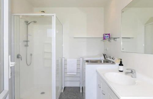 Lake Tarawera House | Kereru's Nest