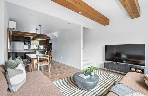 Kerns House | Kerns 6BR Gem - New Build, Spanish Flair