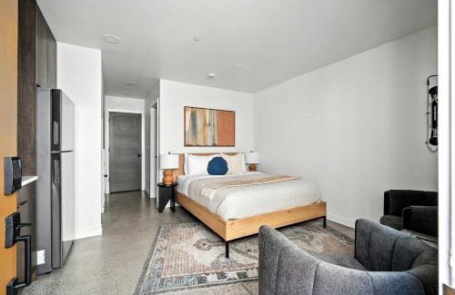 Kerns Apartment | Kerns Studio Near Coffee Dining & Transit