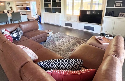 Kessler House | Kessler Park Retreat 5 min from Downtown and Bishop Arts