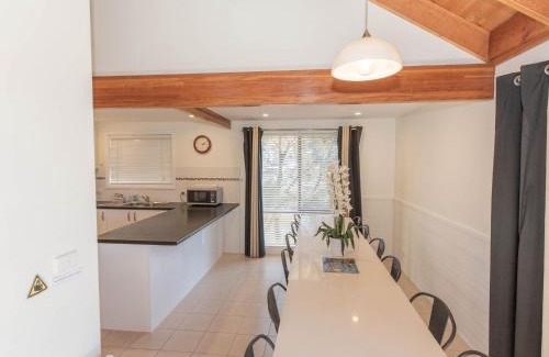 Jindabyne House | Kestrels Rest 1 116 Gippsland Street