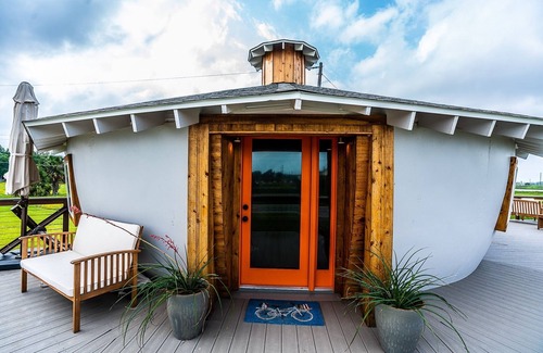 Pirates Beach House | Kettle House - As Seen On TV - Island Famous