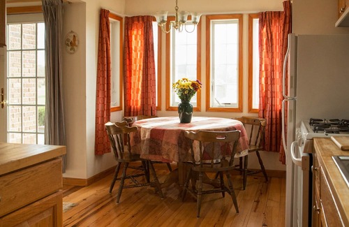 Geneva House | Keuka Cottage: "Relaxing Pet Friendly Getaway Overlooking Seneca Lake!"