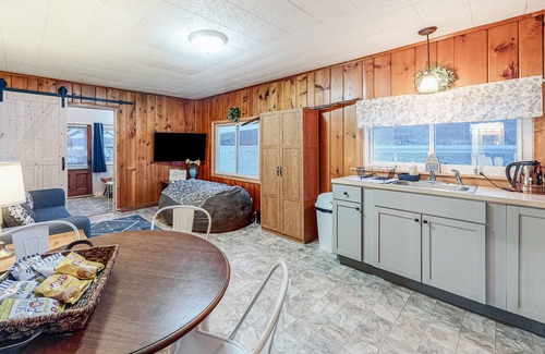 Pulteney Cottage | Keuka Lake-front cottage near vineyards with free WiFi, deck, & private grill