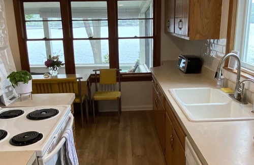 Penn Yan Cottage | Keuka Lake House - East Side - Sunsets and Gorgeous Views